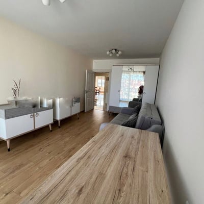 Location d’un appartement spacieux et lumineux de 3 pièces, 130 m², Varna, Bulgarie